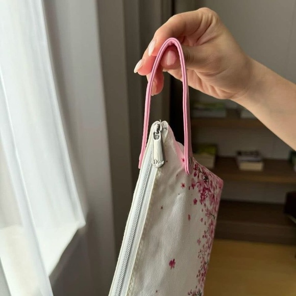 Floral Cosmetic Case - Picture 3 of 3